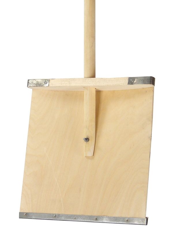 Лопата для снега деревянная 500*380 с деревянным черенком