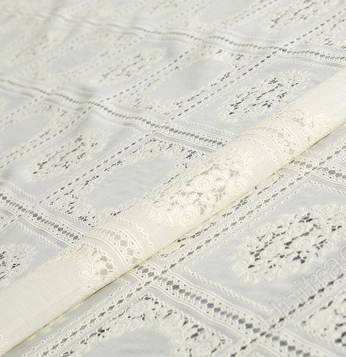 Скатерть ТR-676 бежевая (138*20)