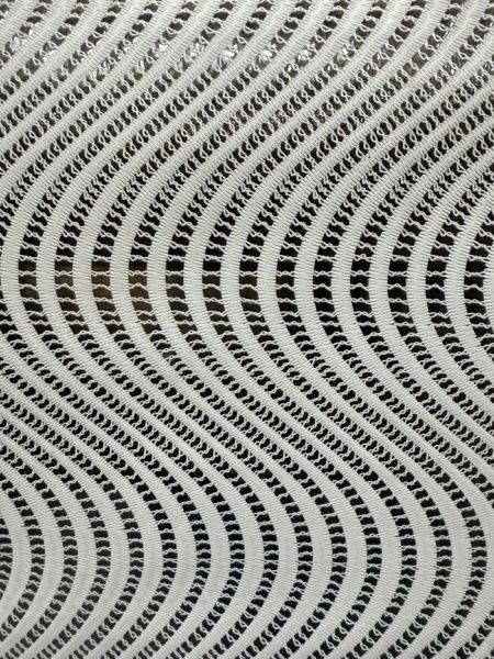 Скатерть W-019 белая (138*20)