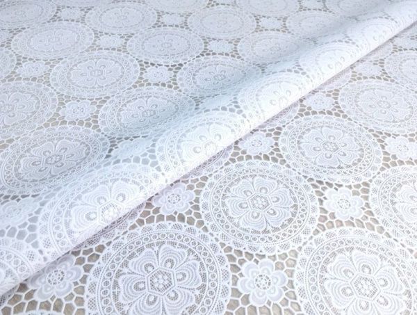 Скатерть ТR-628 белая (138*20)