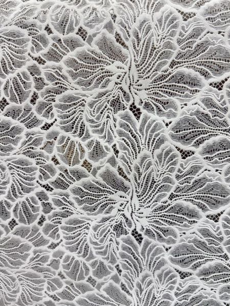 Скатерть A-028 белая (138*20)