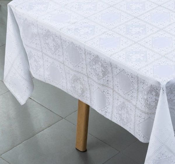 Скатерть ТR-682 белая (138*20)