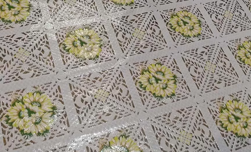 Клеенка ажурная "Лейс" 023A (бел.ажур/желтый подсолнух) (1,32х22м)